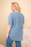 Bavlnená oversize blúzka s gombíkom vo výstrihu model 8075 