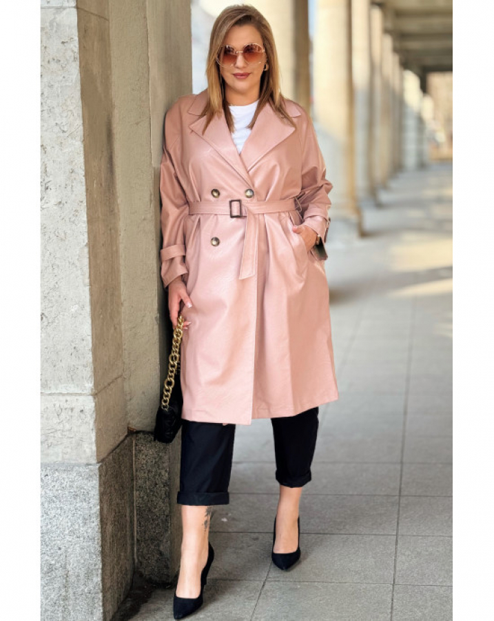 Elegantný koženkový plus size kabát s opaskom Goja